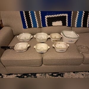 7 Vintage Corningware Casserole Dishes W/ Lids.